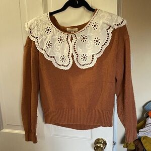 Promesa Brown Top with White Lace Collar